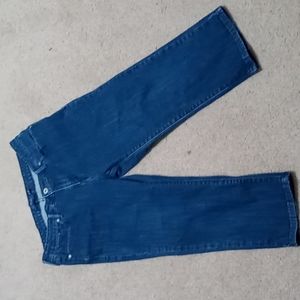 Levis Signature Demi-Curve Classic Capri jeans . Sz 14, 32
